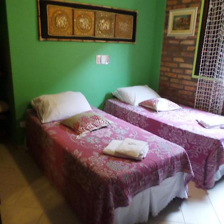 Pousada Das Laranjeiras Antonina Rum bild