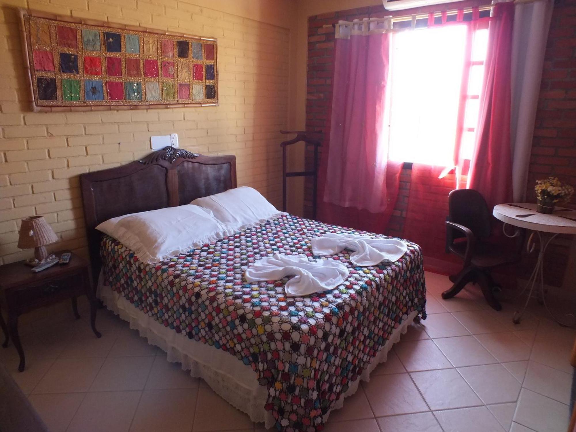Pousada Das Laranjeiras Antonina Rum bild
